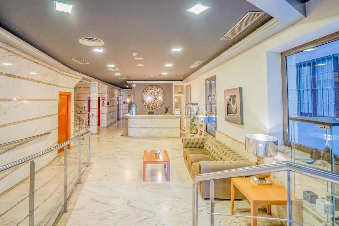 Hotel Yit Conquista De Toledo 3*,