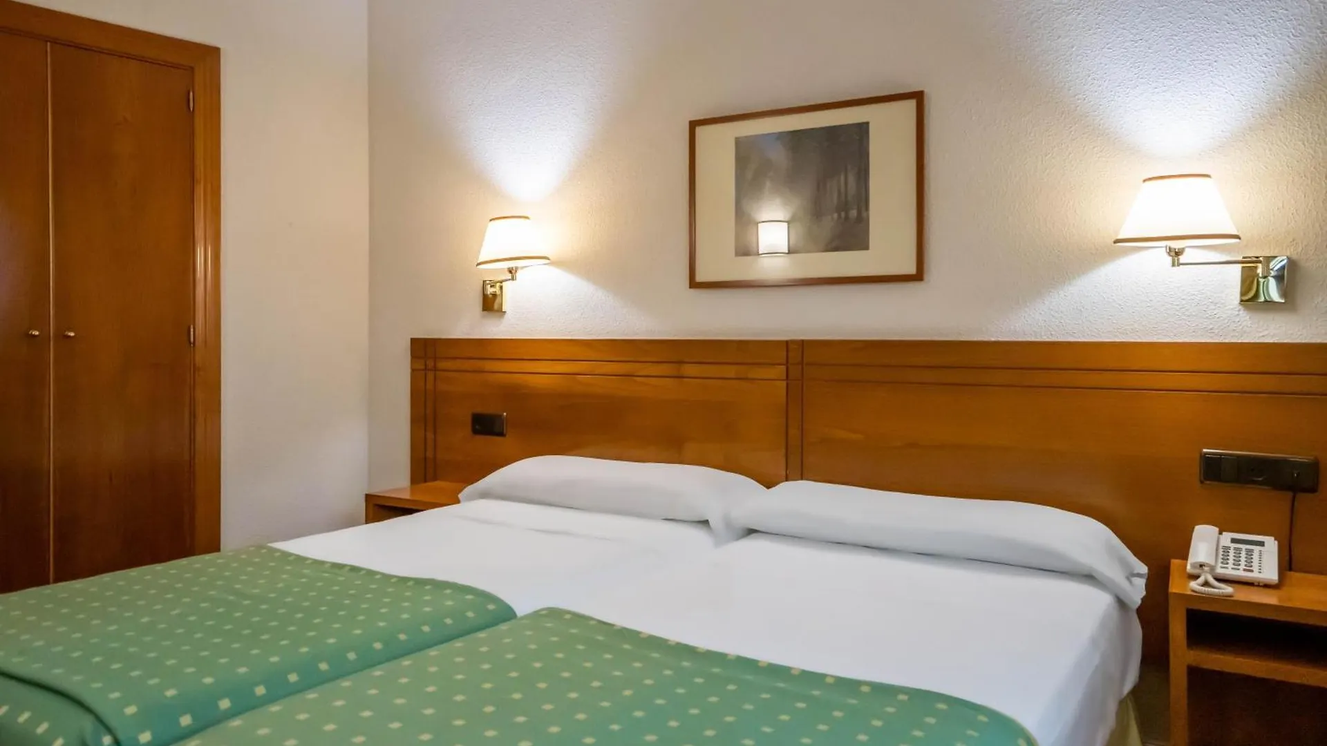 Hotel Yit Conquista De Toledo 3*,